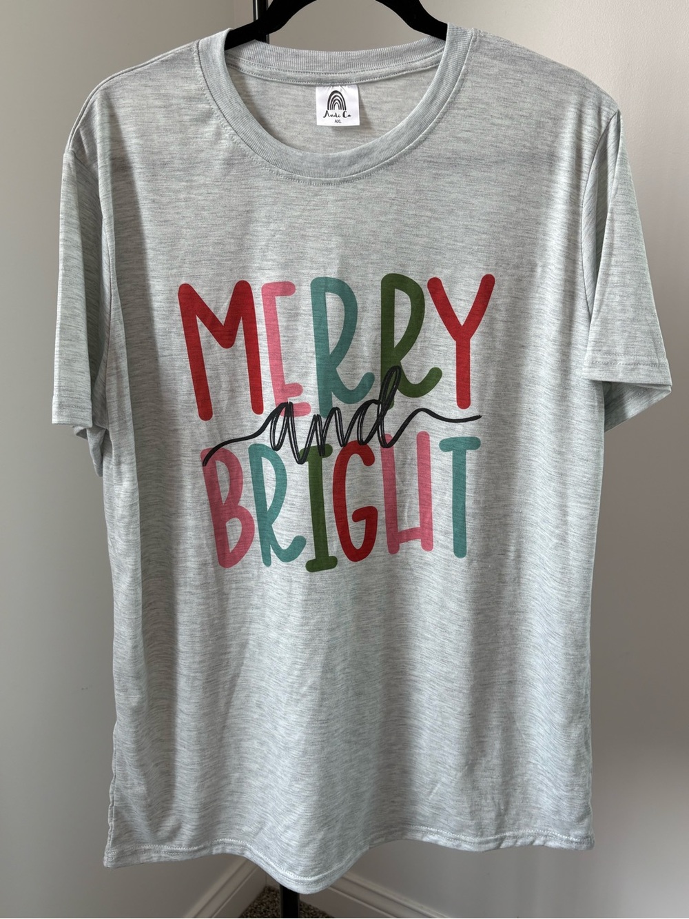 Light Gray 'Merry and Bright' Graphic Tee - Women’s  Short Sleeve